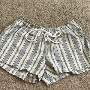 Super cute comfy shorts for the beach